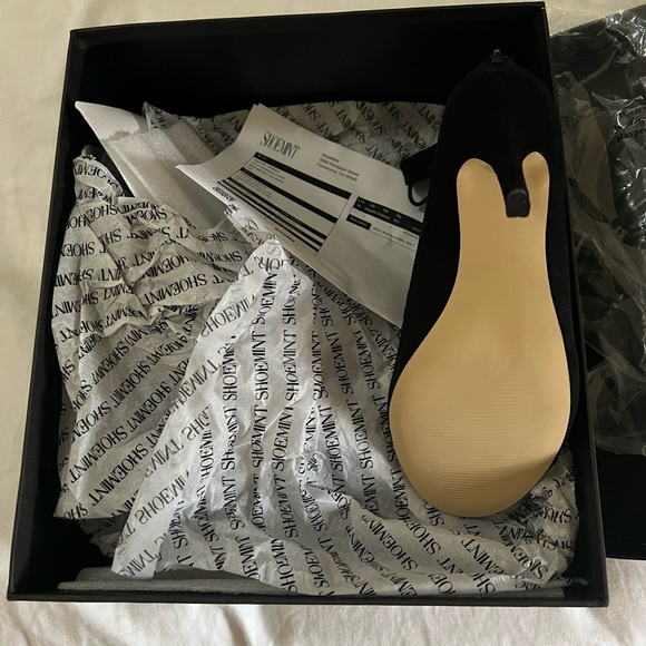 Brand New In Box. Black Lace Up Heels. Size 7 - Picture 5 of 9